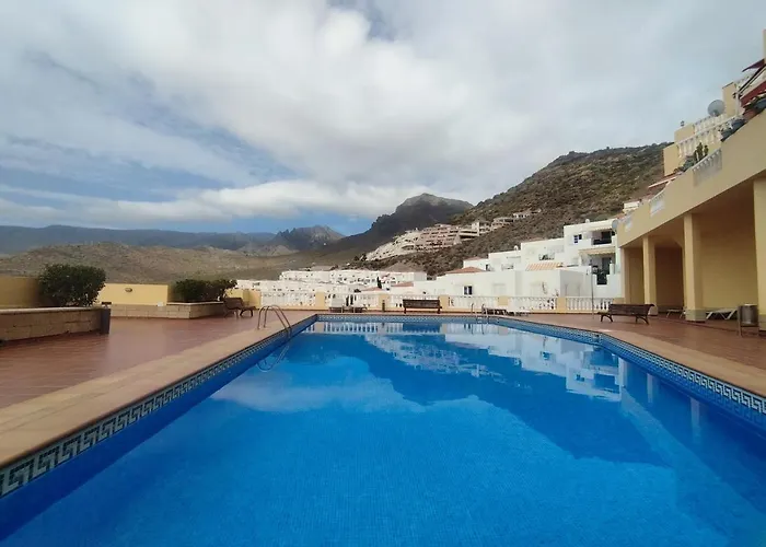 Charming & Sunny With Ocean View Apartmán