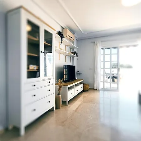 Charming & Sunny With Ocean View Apartman *