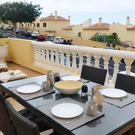 Charming & Sunny With Ocean View Apartman *