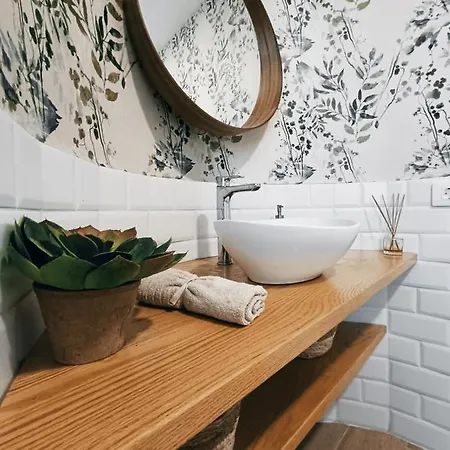 Charming & Sunny With Ocean View Apartament *