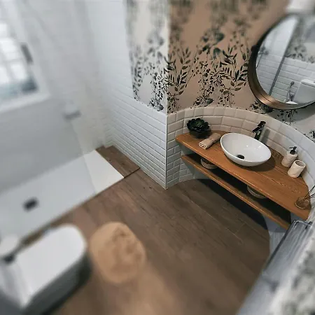 Charming & Sunny With Ocean View Apartmán *