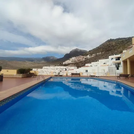 Charming & Sunny With Ocean View Apartament