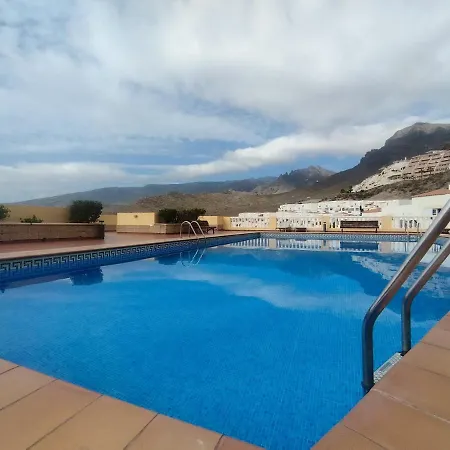 Апартаменты Charming & Sunny With Ocean View *