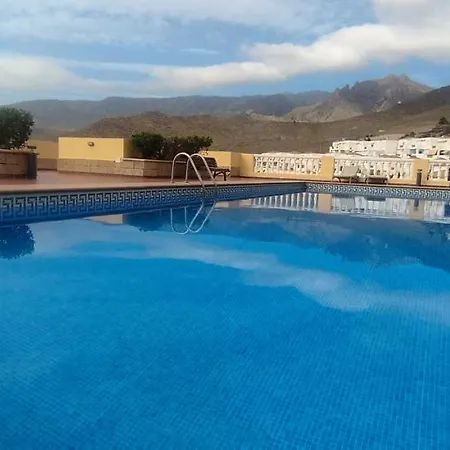 Апартаменты Charming & Sunny With Ocean View *